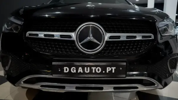 Mercedes-Benz GLA 200 d Progressive 8