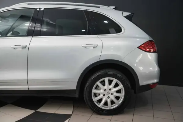 Porsche Cayenne S HYBRID 19