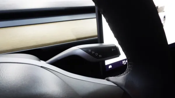 Tesla Model Y Tração Traseira 26