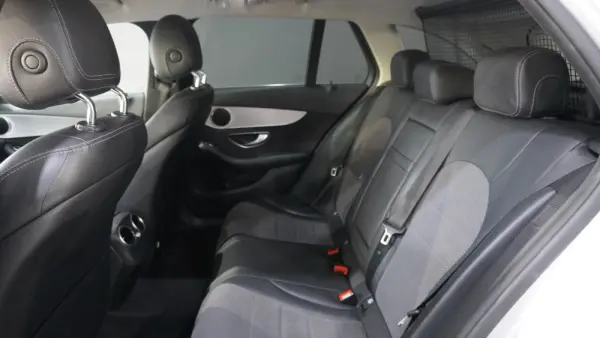 Mercedes-Benz C 200 11