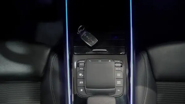 Mercedes-Benz GLA 200 d Progressive 42