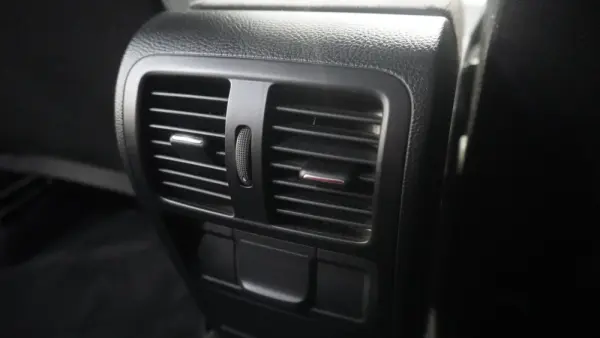 Volkswagen Passat 1.6 TDI Confortline 32