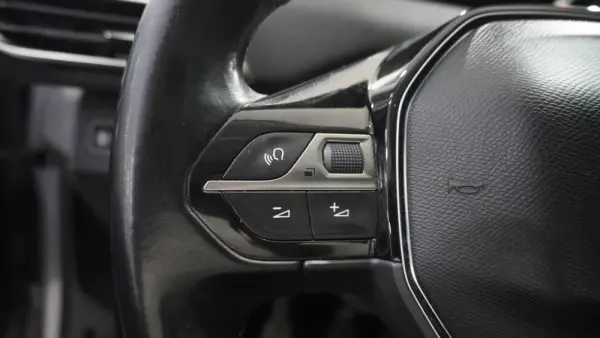 Peugeot 5008 1.2 PureTech Allure Pack 24