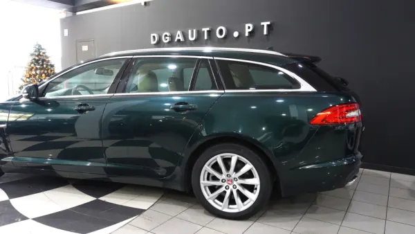 Jaguar XF 3.0 D V6 Luxury 12