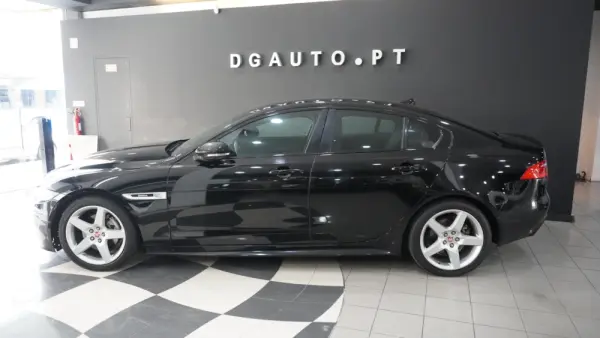 Jaguar XE 2.0 D Prestige 6