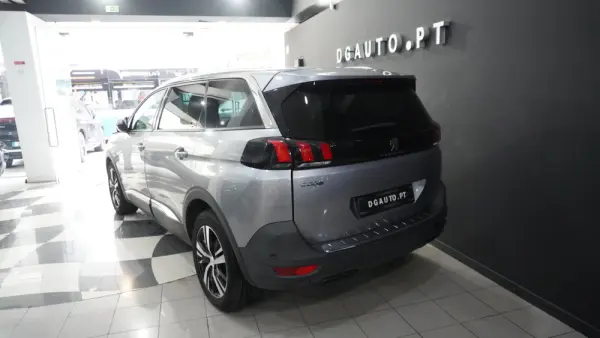 Peugeot 5008 1.2 PureTech Allure Pack 8