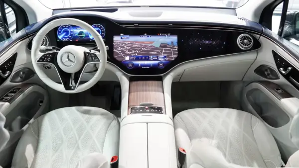 Mercedes-Benz EQS 580 28