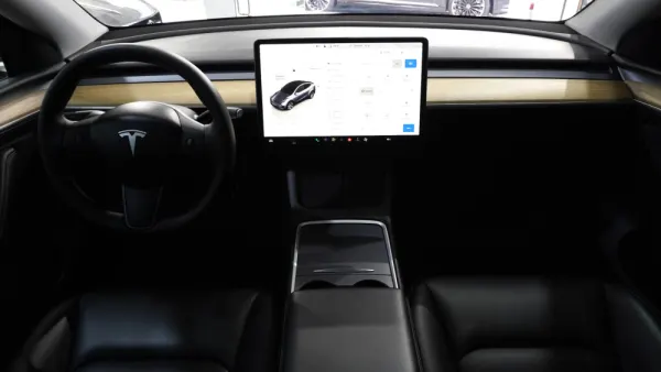 Tesla Model Y Tração Traseira 23