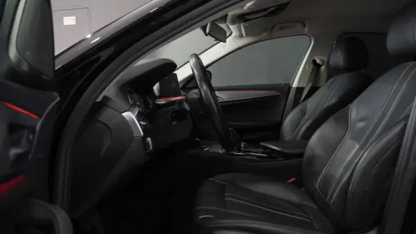 BMW 530 i Line Luxury Auto 14