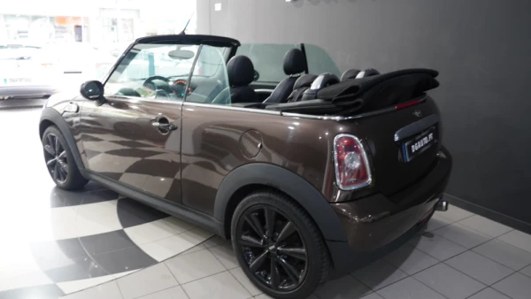 MINI 3 Portas Cooper Cabrio 1.6i 37