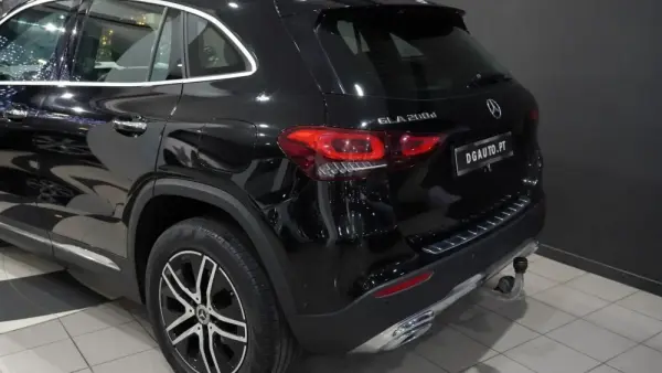 Mercedes-Benz GLA 200 d Progressive 54