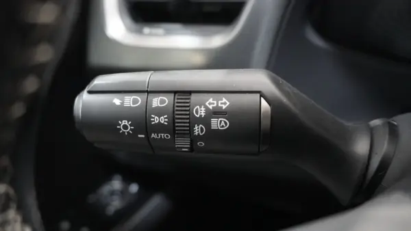 Lexus UX 250h Business 24