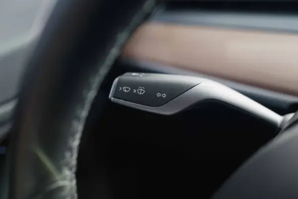 Tesla Model 3 4