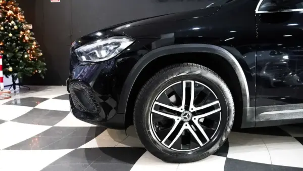 Mercedes-Benz GLA 200 d Progressive 9
