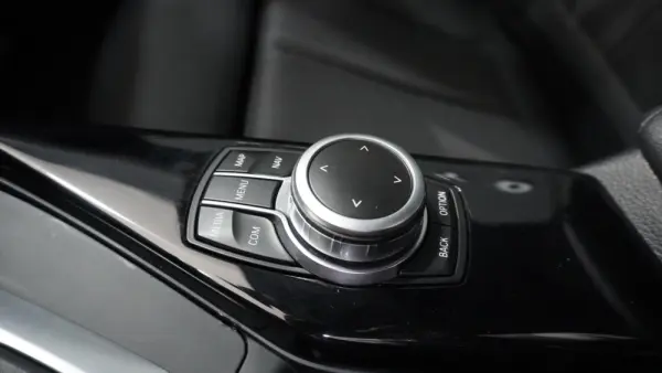 BMW 118 i Line Sport Auto 30