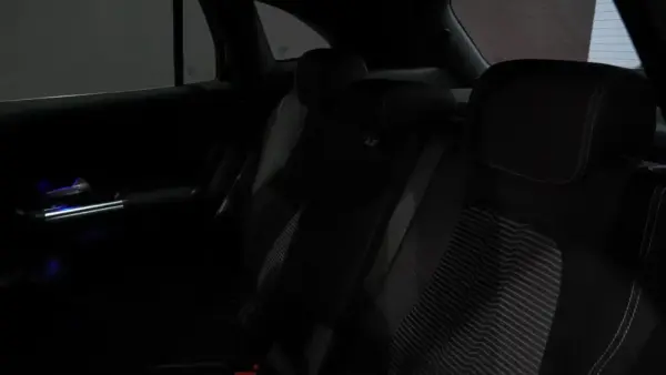 Mercedes-Benz GLA 200 d Progressive 47