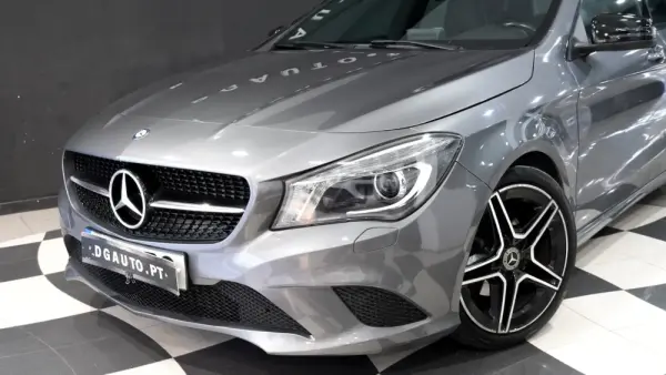 Mercedes-Benz CLA 220 2
