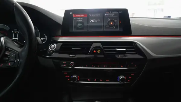 BMW 530 i Line Luxury Auto 32