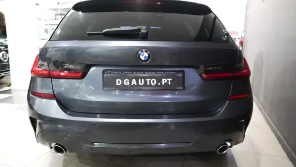 BMW 320 d Touring Pack M Auto 10