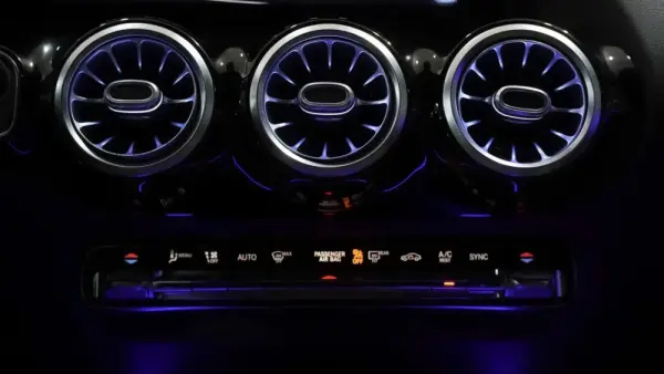 Mercedes-Benz GLA 200 d Progressive 26