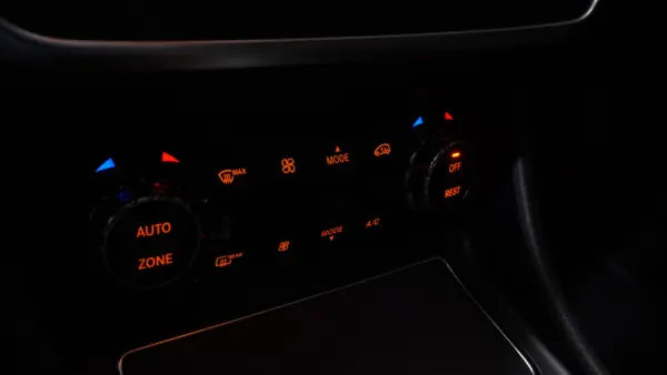 Mercedes-Benz CLA 45 AMG 4Matic Speedshift 7G-DCT 38