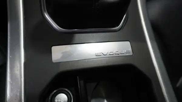 Land Rover Range Rover Evoque 2.0 eD4 SE Dynamic 26
