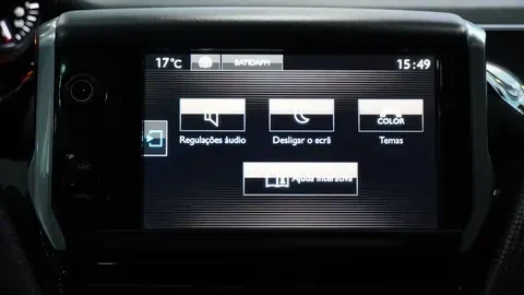 Peugeot 2008 1.2 PureTech Allure 23