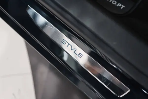 Peugeot 308 SW BlueHDi Style 16