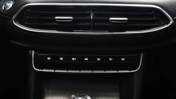 MG EHS 1.5 T-GDI Plug-in Hybrid Luxury 37