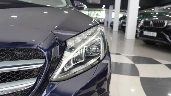 Mercedes-Benz C 180 (BlueTEC) d Station 7G-TRONIC Avantgarde 4