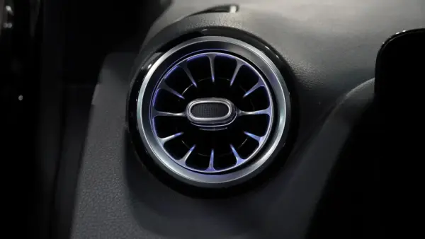 Mercedes-Benz GLA 200 d Progressive 16