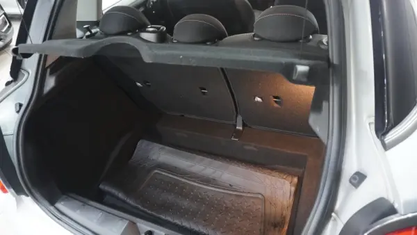 MINI 3 Portas Cooper D 11