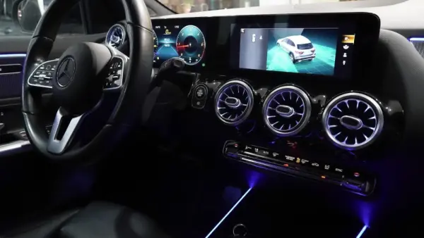 Mercedes-Benz GLA 200 34