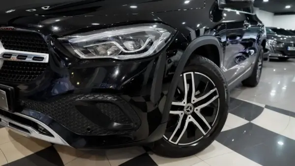 Mercedes-Benz GLA 200 6