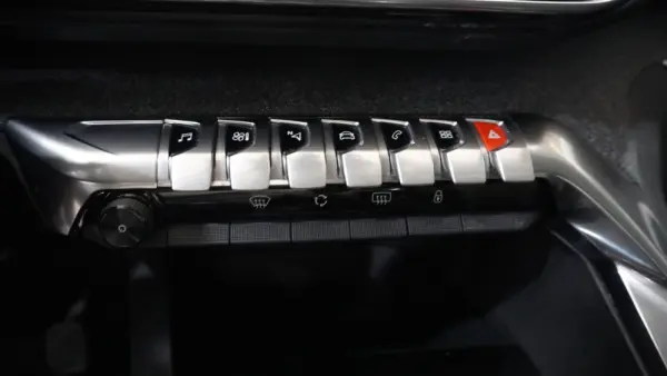 Peugeot 5008 1.2 PureTech Allure Pack 28