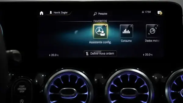 Mercedes-Benz GLA 200 d Progressive 31