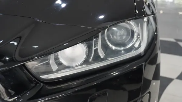 Jaguar XE 2.0 D Prestige 4