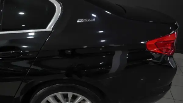 BMW 530 i Line Luxury Auto 11