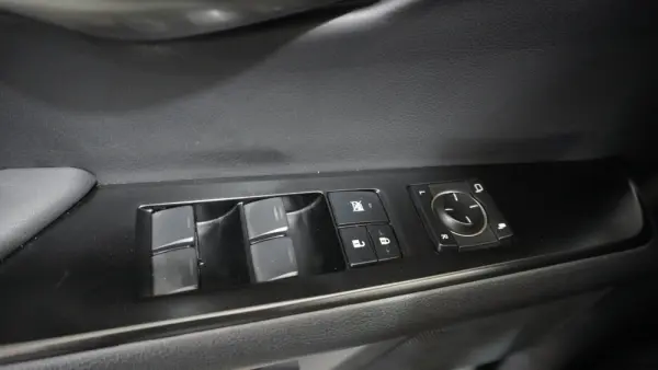 Lexus UX 250h Business 21