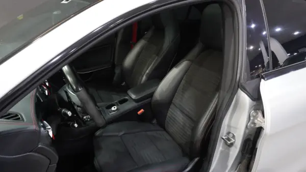 Mercedes-Benz CLA 45 AMG 4Matic Speedshift 7G-DCT 22