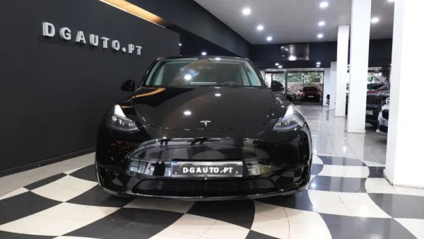 Tesla Model Y Tração Traseira 3