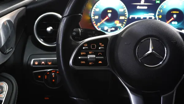 Mercedes-Benz C 300 e Avantgarde 15