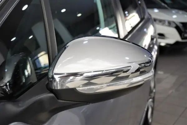 Peugeot 2008 8