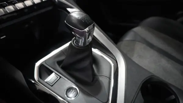 Peugeot 5008 1.2 PureTech Allure Pack 29