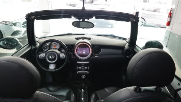 MINI 3 Portas Cooper Cabrio 1.6i 38