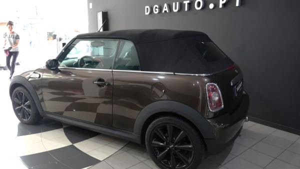 MINI 3 Portas Cooper Cabrio 1.6i 9