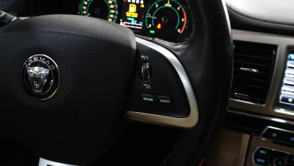 Jaguar XF 3.0 D V6 Luxury 27