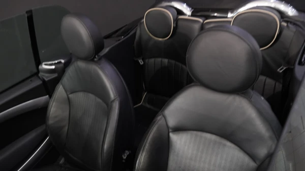 MINI 3 Portas Cooper Cabrio 1.6i 42