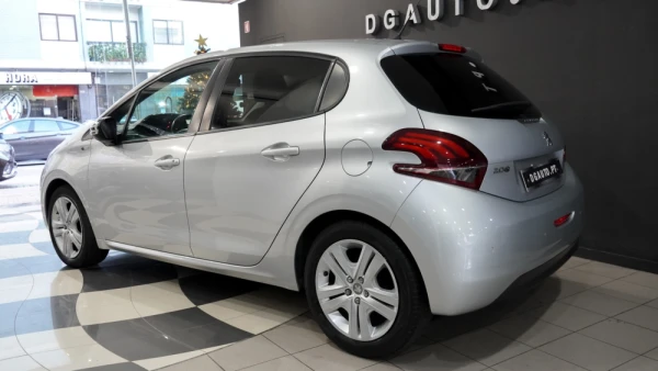 Peugeot 208 1.2 PureTech Active 28