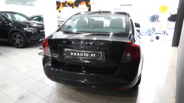 Volvo S40 1.6D R DESIGN 12